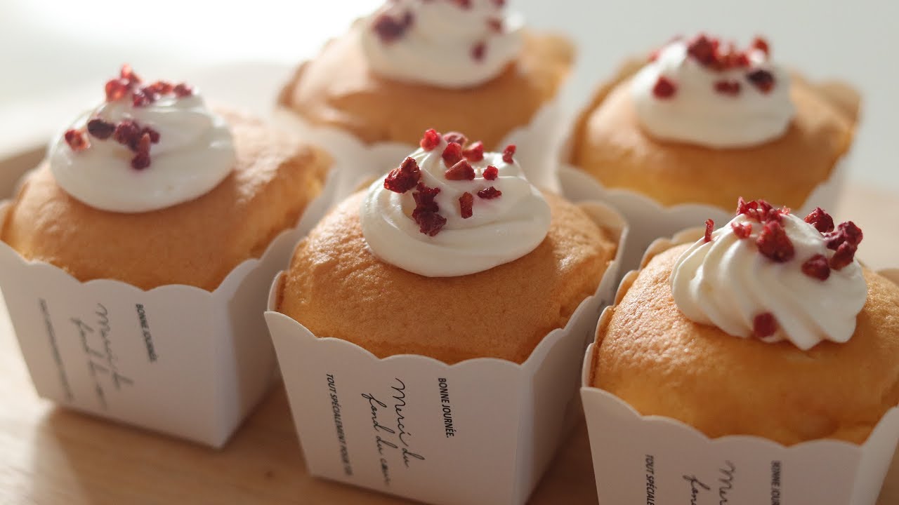 卵1個分で♪ふわふわシフォンカップケーキの作り方／How to make Fluffy Chiffon Cupcake