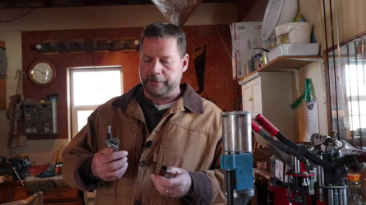 Loading 00 Buckshot in a Paper Case