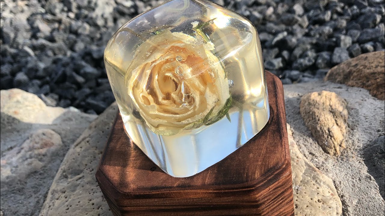 Resin Flowers - How to Dry and Preserve Flowers in Epoxy Resin 