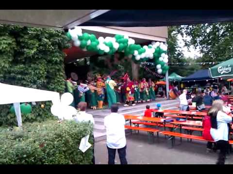d Harlekin-Clique Biel an dr Erle-Schittlete