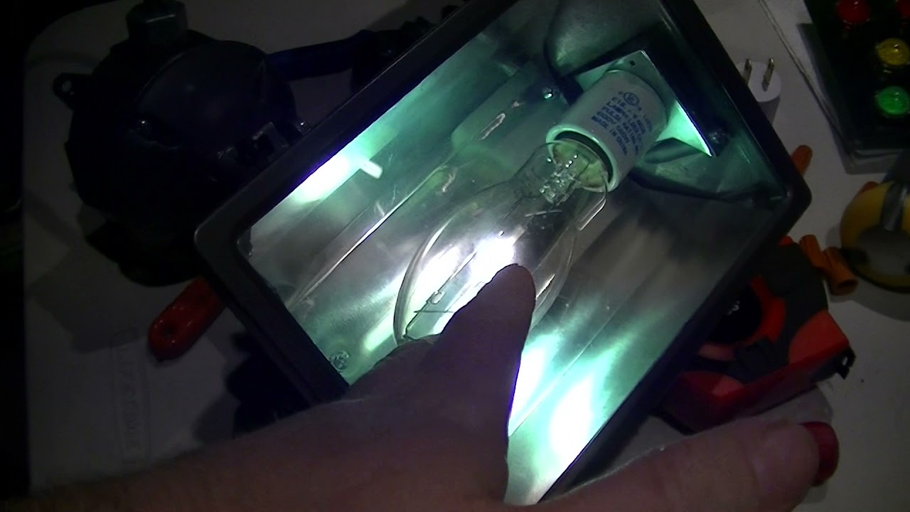 Starting delay with new old stock ceramic metal halide lamps