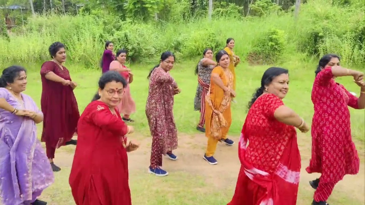 പ്രായംഒരുപ്രശ്നംഅല്ല കയ്യുംമെയ്യുംമറന്നു ഒരുമിച്ചുകളിക്കാം #fitness #zumba #aerobic 