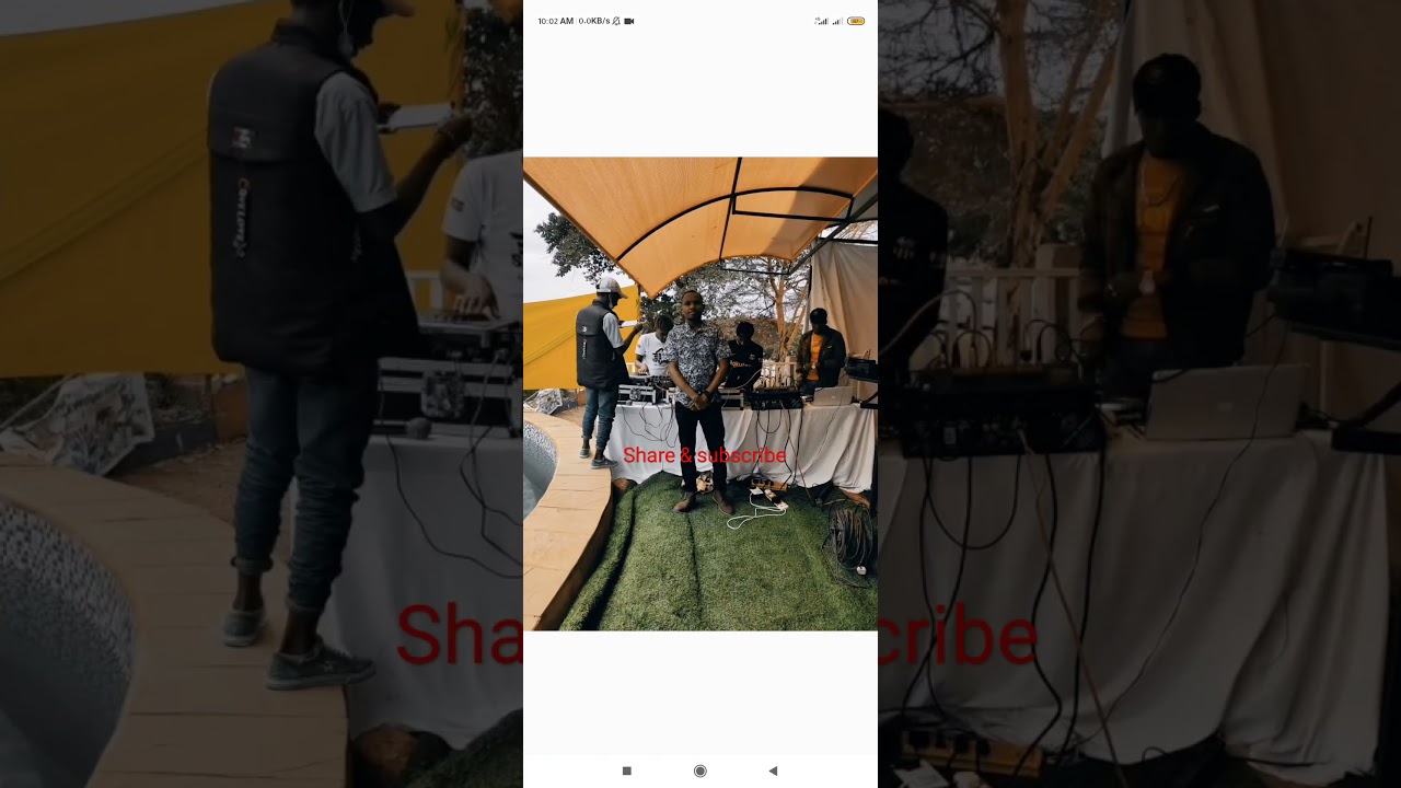 how to blur background photos using your android phone.  
