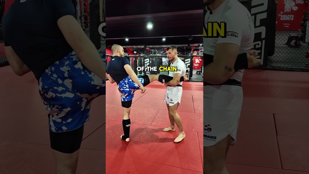 If you don’t want your middle kick to be caught, CHECK THIS OUT! @saenchaithailand secret 🤫