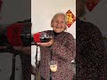 Verter cola mientras estoy suspendido #VidaRural #abuela