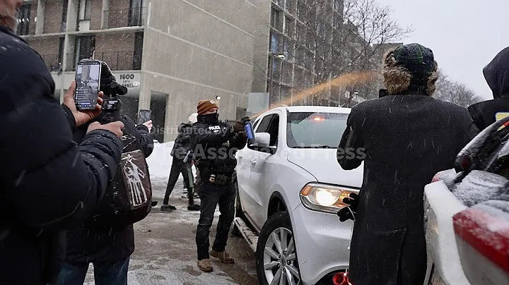 Protesters confront ICE agents in Somali neighborhood in Minneapolis