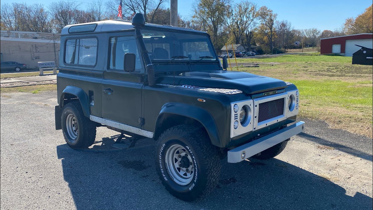 1996 Land Rover Defender 90 300TDI start up, walk around and short drive