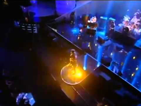 Slash with Steve Winwood: "Hey Joe" (live UK Rock N' Roll Hall Of Fame 2005)