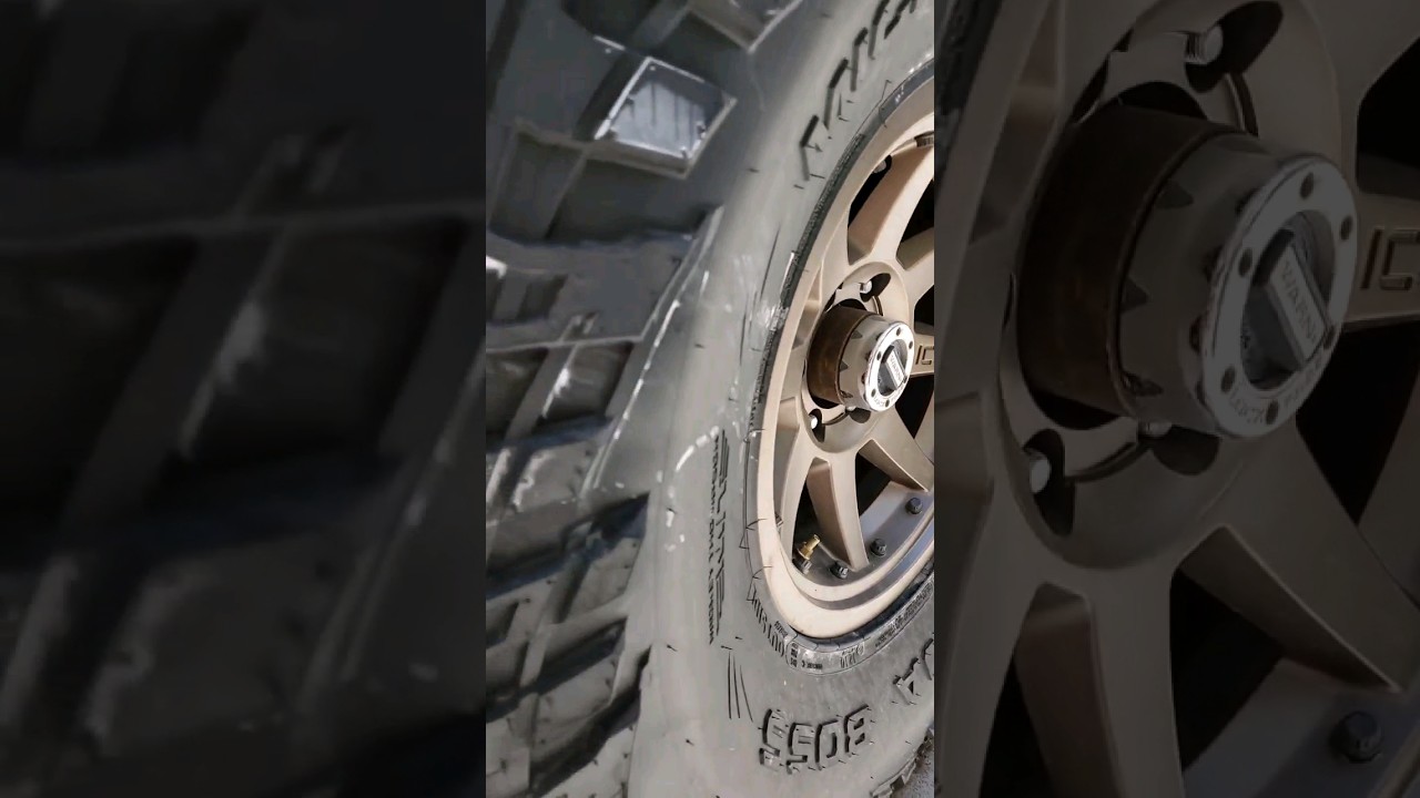 Видели когда-нибудь комплект 40-дюймовых шин на Colorado? @mickeythompsontires @iconvehicledynami...