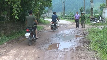 Nhiều tuyến đường giao thông xuống cấp