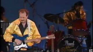 Nokie Edwards - Pretty Woman Live in Japan 1991 chords