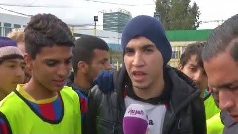 استقبال حاشد لمنتخب فلسطين الاولمبي في الجزائر