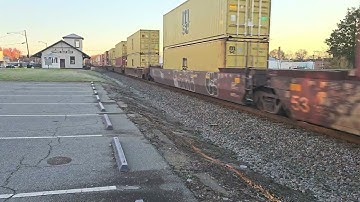CSX I136-27 AC44CW/ES40DC/CM44AC with an Horn Salute This was a Good Size Train on this Cold 🥶 Day