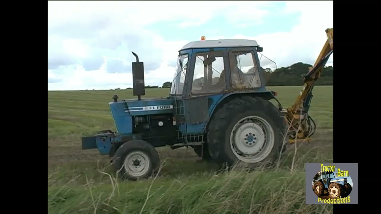 FORD 6600 AND BOMFORD HEDGE CUTTER