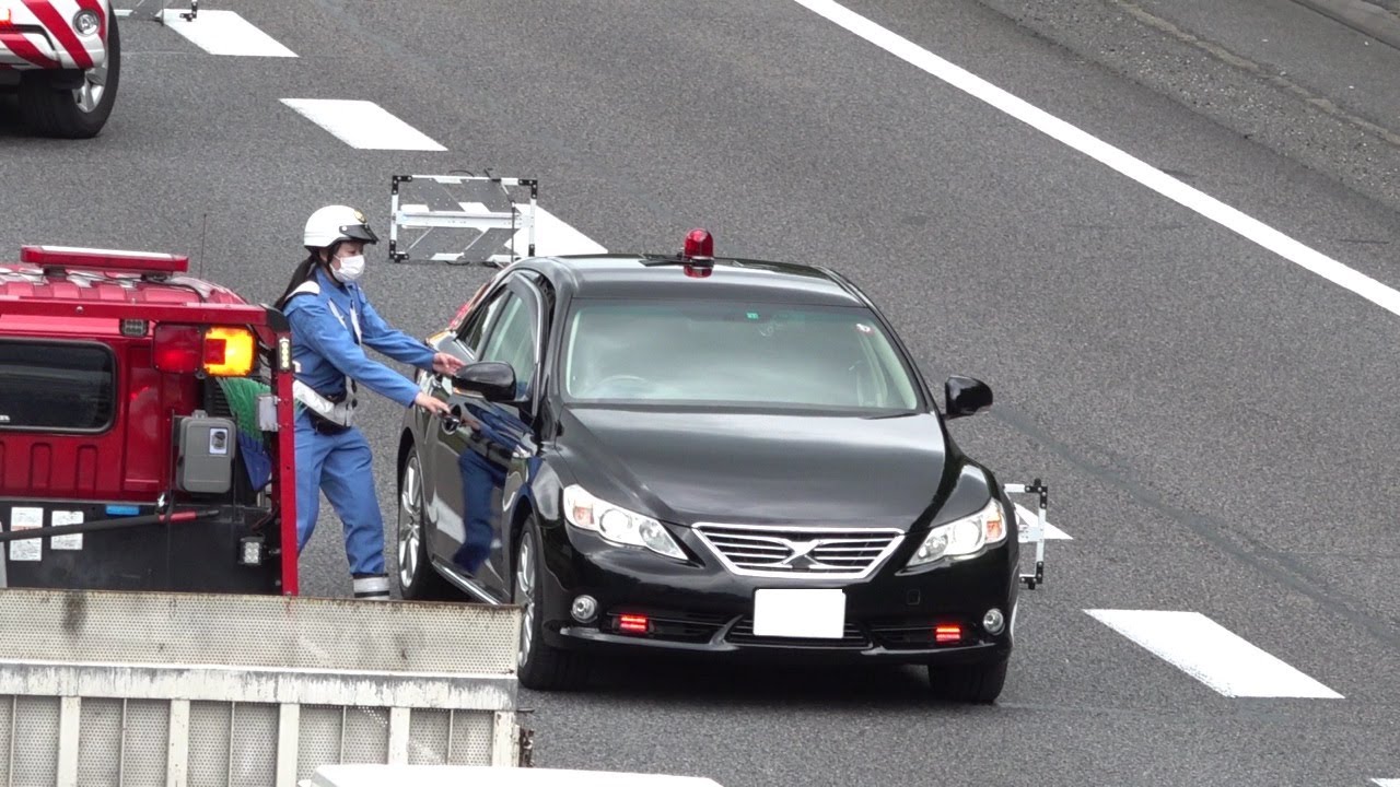 女性高速隊員が運転 事故現場に臨場した覆面マークx Youtube