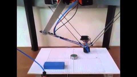 Robot paralelo Delta de 4 grados de libertad neumático con ventosa controlado con Arduino y LabView