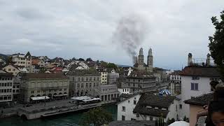 Feuer am Grossmünster in Zürich