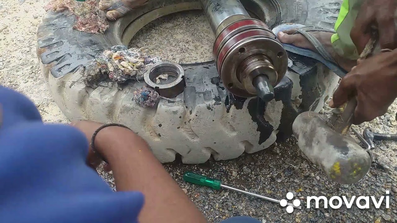 Hyundai220 arm cylinder seal change