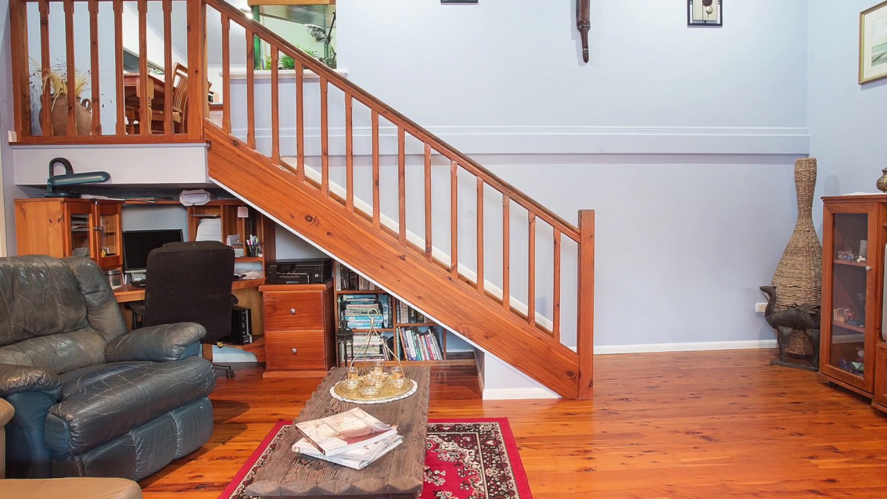 25 Anna Court Oakenden - Dee Mangion RE/MAX Results Agent