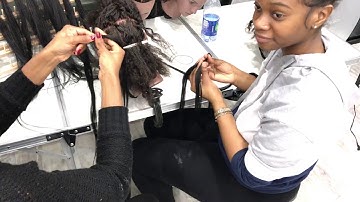 TEEN STYLIST LEARNING HOW TO BOX BRAID