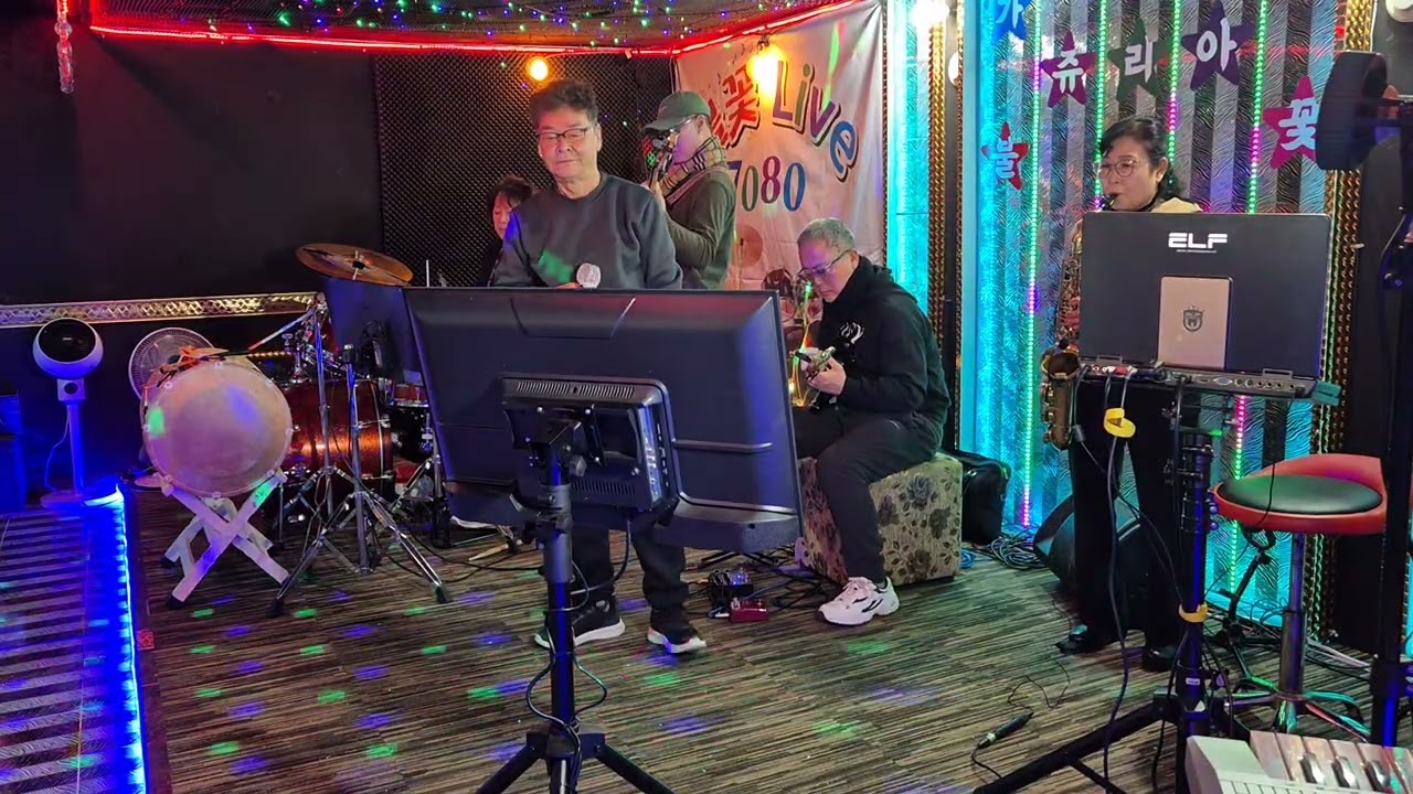 연휴마지막날송내역7080에서누이(원곡)설운도)단원님들같이해서고맙습니다♡♡