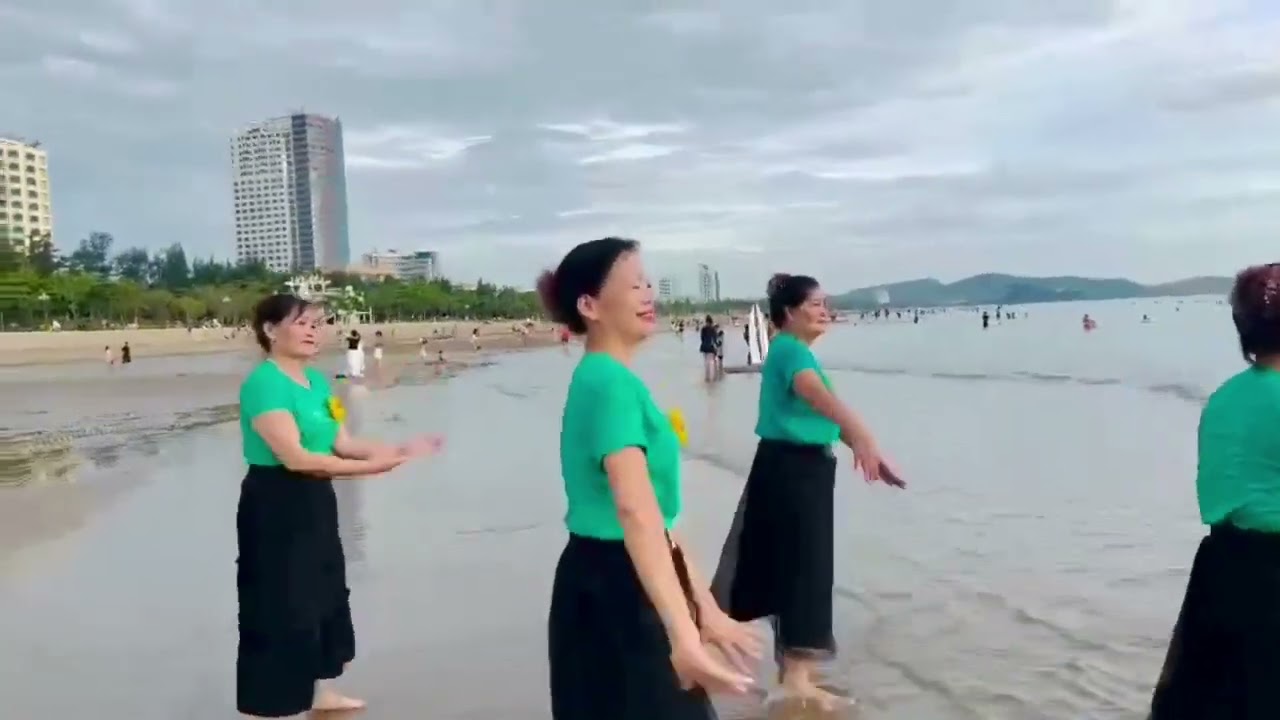 Bài tango /đừng ví em là biển /trên bãi biển cửa Lò