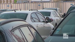 Zziębnięte Dziecko Uratowali Przechodnie. Zostało Samo W Aucie Na Mrozie