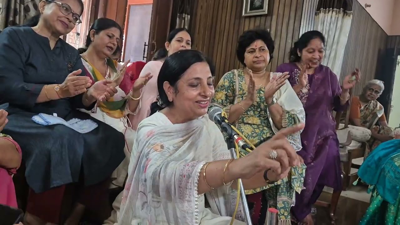 🥰🌺#बहन शिखा की आवाज मे तो जैसे जादू है 🎤👌#घर मे आई खुशी#पोता आया#अज लगी रोनकां तेरे करके🥁💐💯🪘