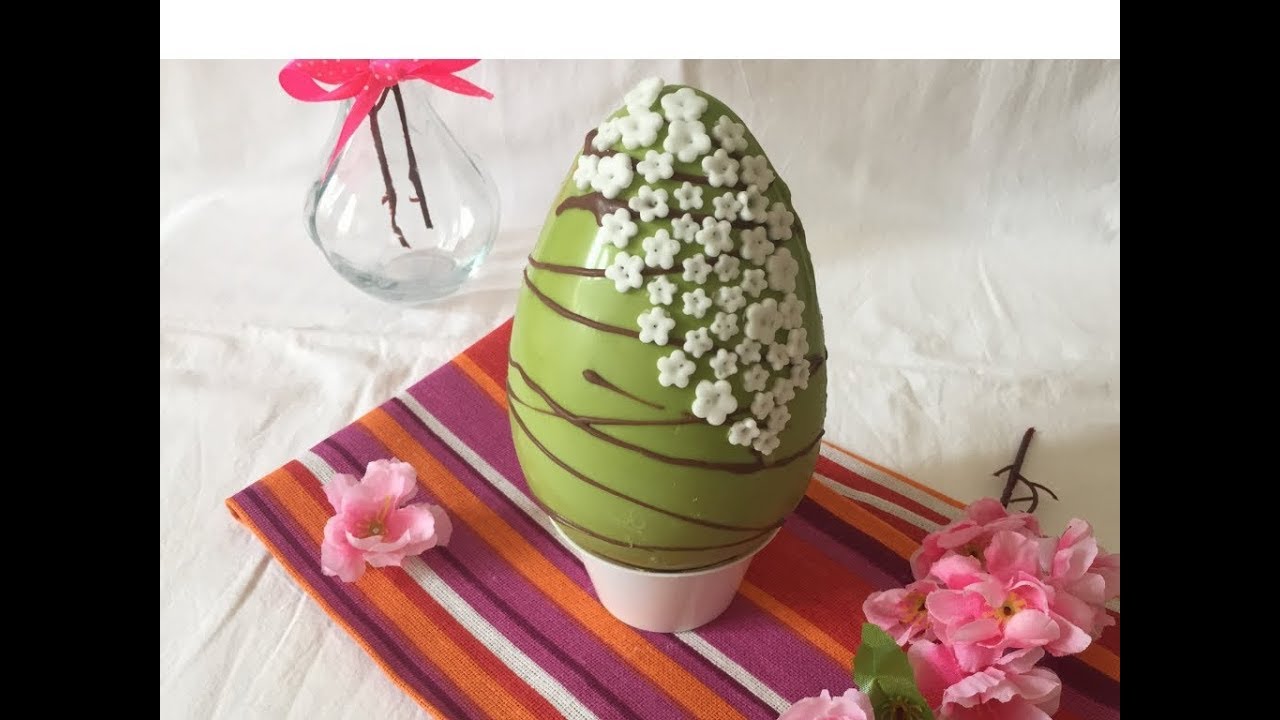 Facciamo l' uovo al pistacchio con fiori in pasta di zucchero