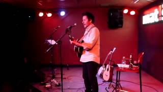 &quot;Winter In The Hamptons&quot; Josh Rouse (Live In Matisse, Valencia - Spain 15-12-2012)