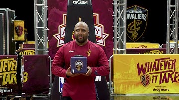 Catchbox throwable microphone dunk