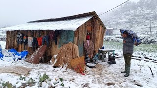 Himalayan Village Life | Nepal | Most Peaceful And Very Relaxing Life into the Snow | RealNepaliLife