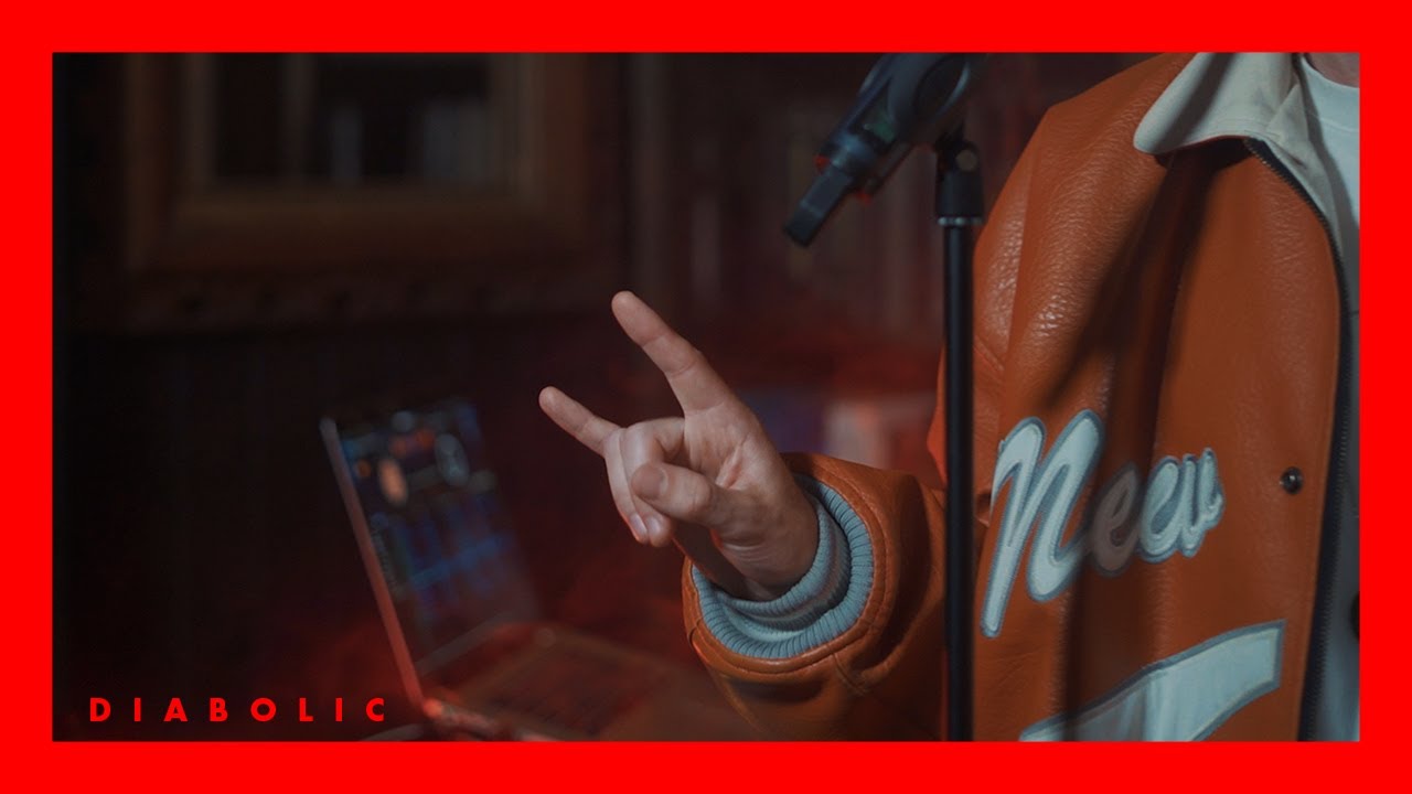 Alex Sinclair 'Diabolic' [LIVE] - LIVE FROM THE MANOR - YouTube