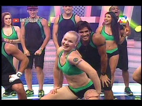 COMBATE Valentina enseña la Nueva Coreografia a los combatientes 13/08/13