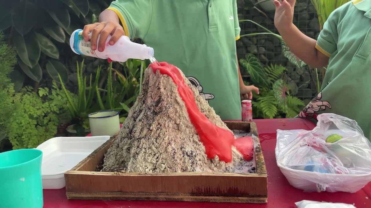Gunung meletus yukk kita eksperimen membuat gunung berapi