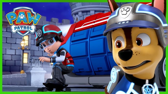 SPIN MASTER Paw Patrol patrulhando torre com uma pista de corrida