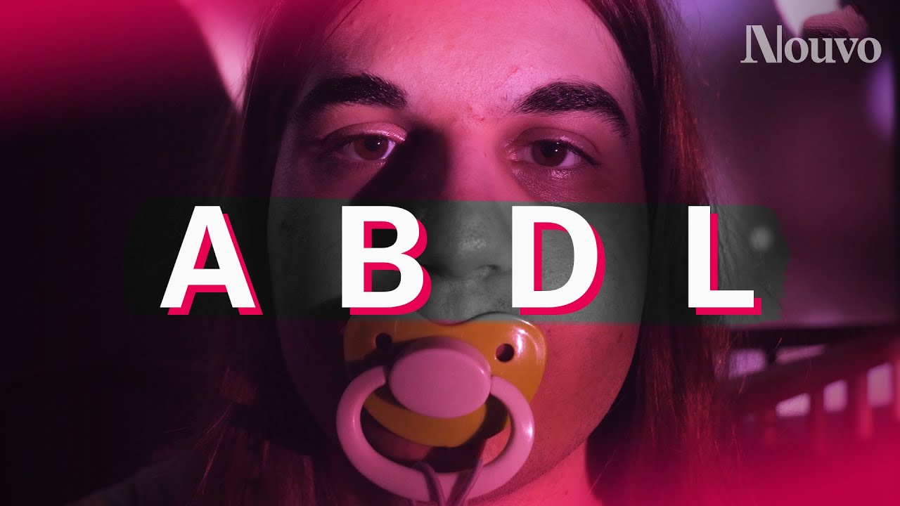 Ces Adultes Qui Aiment Jouer Au Bebe Youtube
