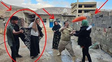 Setareh attacks her husband Mirza Ali and his first wife Pari to get her dowry:Mehdi and Hamidehhelp