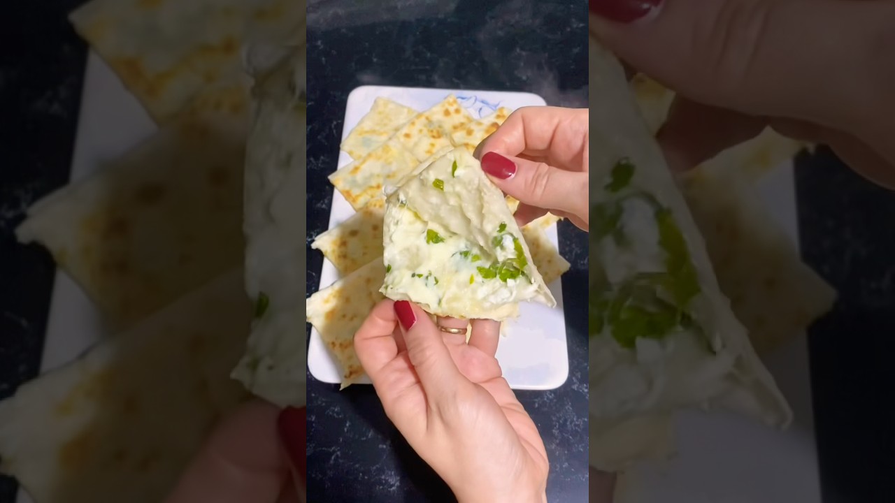 Peynirli Gözleme 🥞 3 dakikada aşırı pratik ve lezzetli bir gözleme yapıyoruz🥳🌸🤗🧚