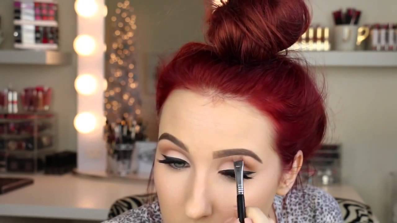 Get Ready With Me Messy Bun Classic Makeup Youtube