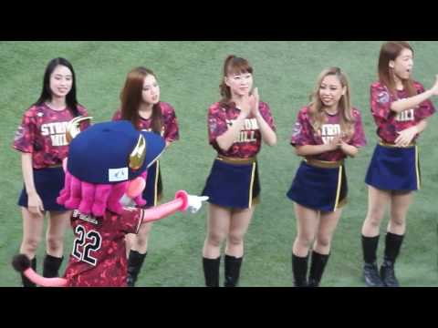 2017.06.25/京セラ/オリックスvs千葉ロッテ/11回戦/BsGirlsとバファローブル・ベルとの勝利のハイタッチ