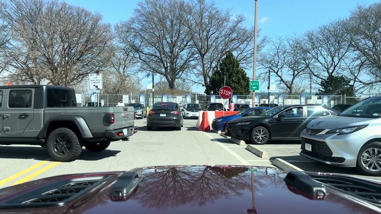 JFK Airport free parking and restrooms