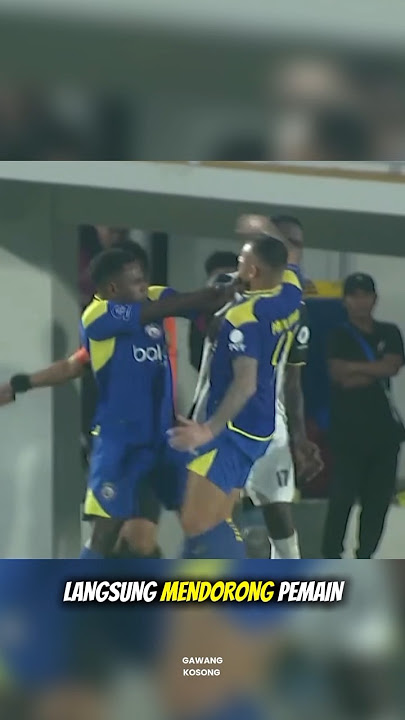 Chaos between officials and players 🤬