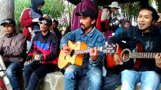Lagu Perjuangan - Surabaya Oh Surabaya | The Gendot | Pengamen Dieng