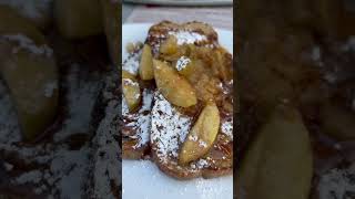 Caramel Apple French Toast a fun twist to the original recipe 😋🙌🏻🤩 #shorts #frenchtoast #eggs