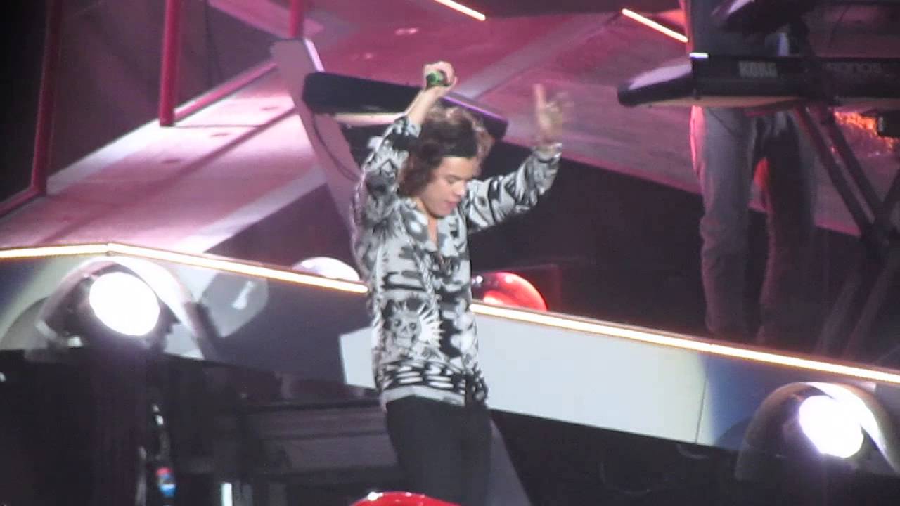 One Direction - What Makes You Beautiful - Wembley 8/6/14