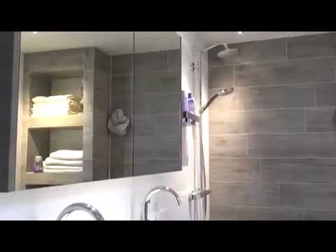 Badkamer met keramisch parket | vosbadkamers.nl - YouTube Badkamer met keramisch parket | vosbadkamers.nl - YouTube