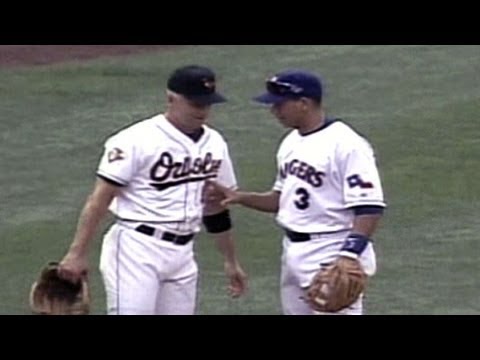 Video: Cal Ripken Jr. Neto vrijednost: Wiki, oženjen, obitelj, vjenčanje, plaća, braća i sestre