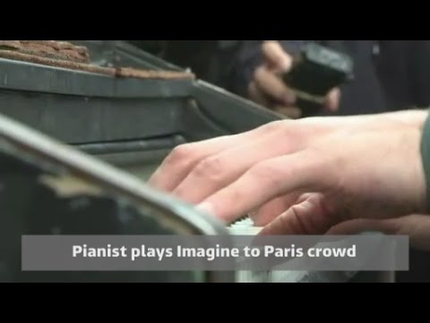 Pianist performs John Lennon&#039;s Imagine after Paris attacks