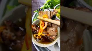 Ghé Chợ Vườn Chuối, Quận 3 ăn sáng với món bún chả dọc mùng của quán chị Hà